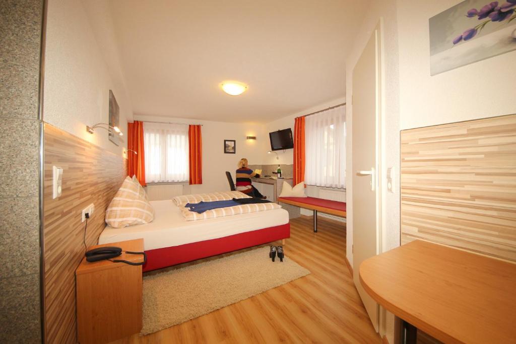 Hotel Krone Stuehlingen - Das Tor Zum Suedschwarzwald Stuhlingen Buitenkant foto