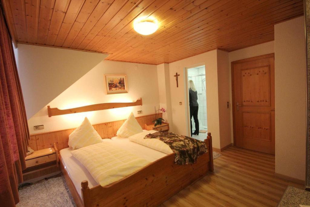 Hotel Krone Stuehlingen - Das Tor Zum Suedschwarzwald Stuhlingen Buitenkant foto