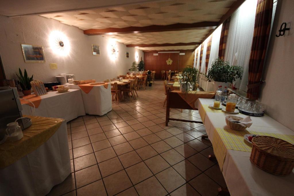 Hotel Krone Stuehlingen - Das Tor Zum Suedschwarzwald Stuhlingen Buitenkant foto